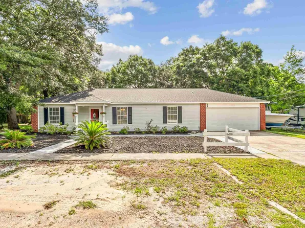 3608 George Ln, Navarre, FL 32566