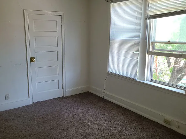 2423 N Tatnall St — Photo 2