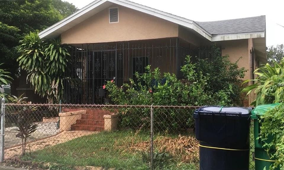 2nd image of 510 N Bradford Ave