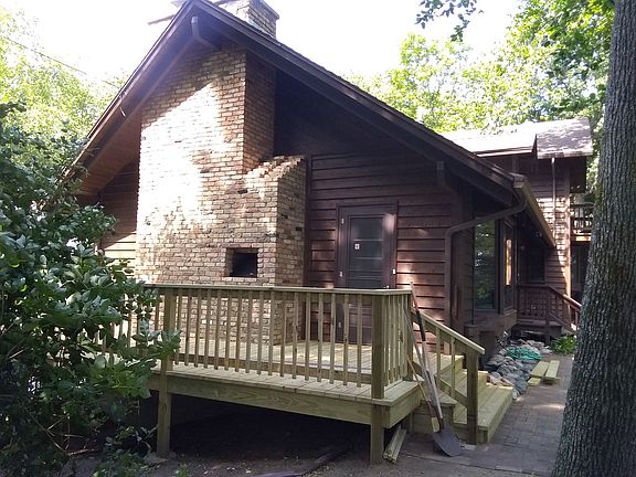 Deck and outdoor barbecue.