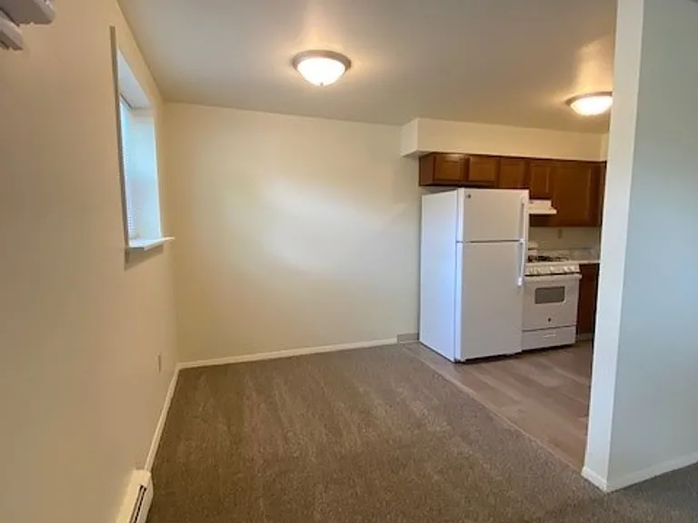 State Place Apartment Homes — Photo 25