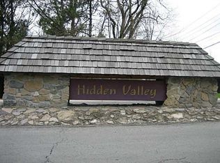 33 Hidden Valley Rd, Rochester, NY 14624