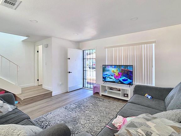 2nd image of 319 Sun Ct