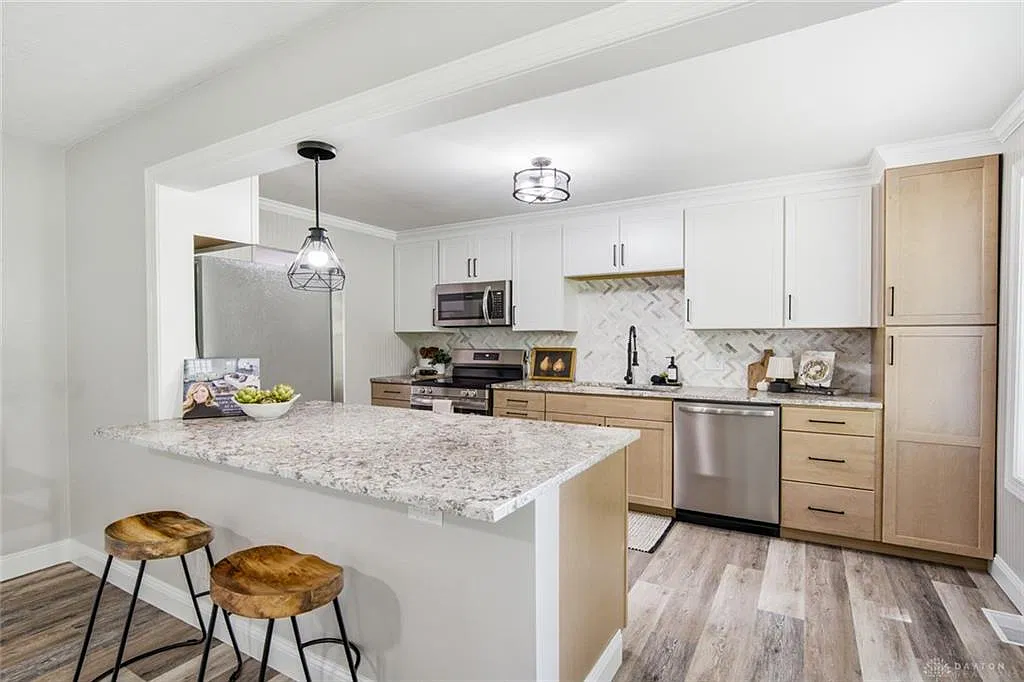 3 bed, 2.0 bath, $2,300 — Photo 1