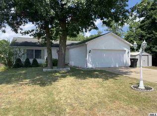 410 Washington Dr, Michigan Center, MI 49254