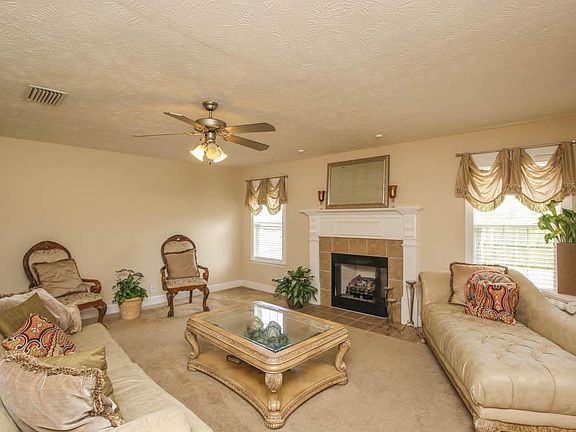 2nd image of 2711 Annapolis Ct