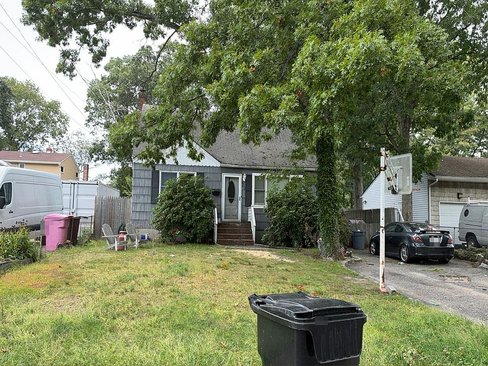1st image of 29 W Oakdale St