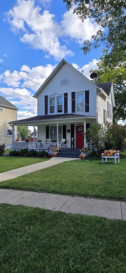 1225 W Lincoln Blvd, Freeport, IL 61032 | Zillow