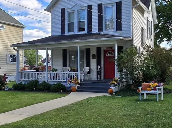 1225 W Lincoln Blvd, Freeport, IL 61032