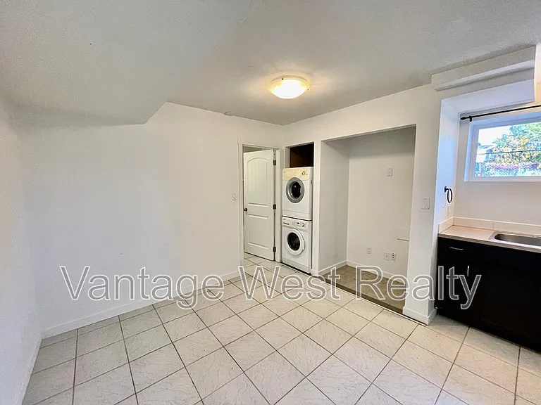 630 Belgo Rd #B — Photo 6