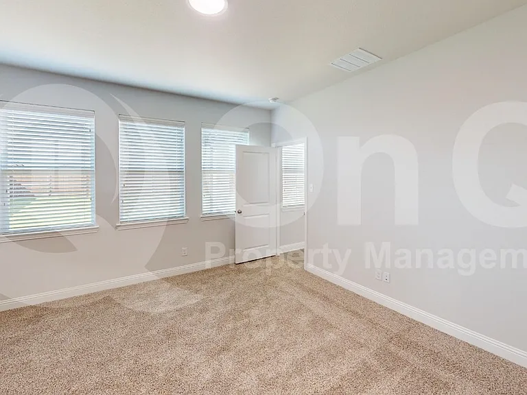 2503 Blue Oasis Ct — Photo 17