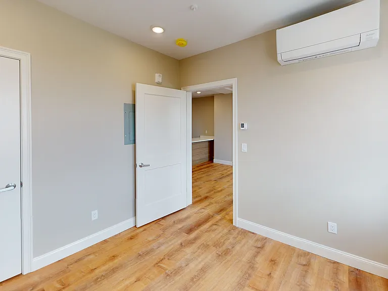 100 Revere St — Photo 33