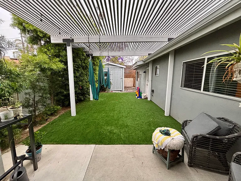 2064 Glasgow Ave — Photo 29