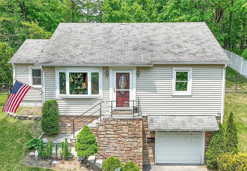 1st image of 64 Wickham Avenue
