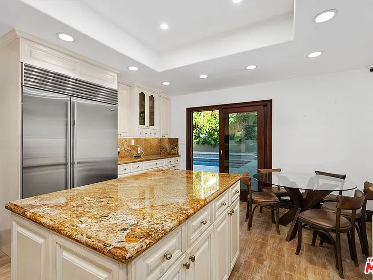 2108 San Ysidro Dr — Photo 15