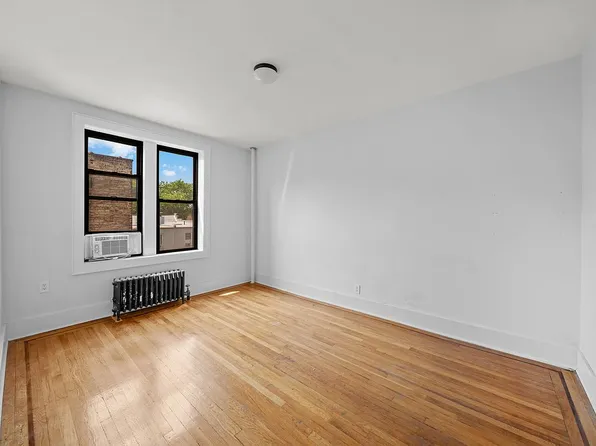 219 78th St APT 3D, Brooklyn, NY 11209