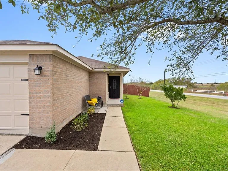 12201 Sky Harbor Dr — Photo 4