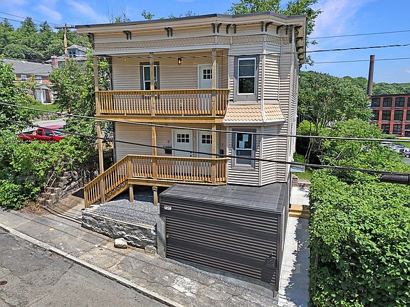 2nd image of 8 Sheldon St