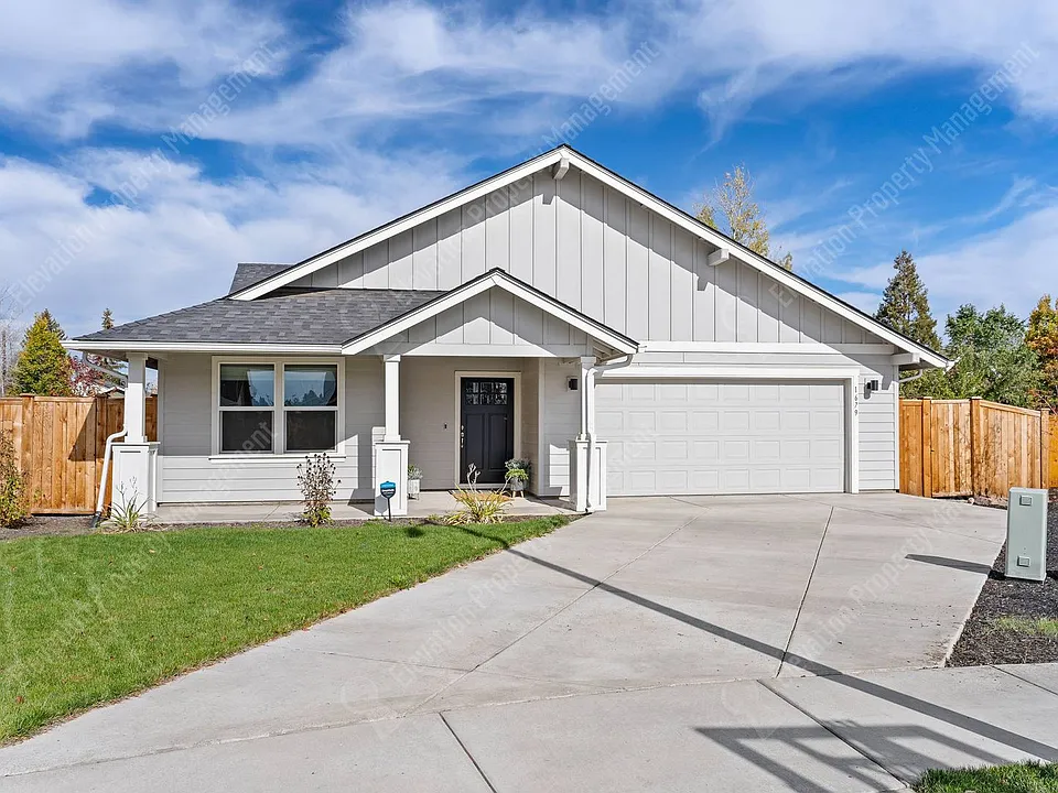 1679 SW Black Butte Ct