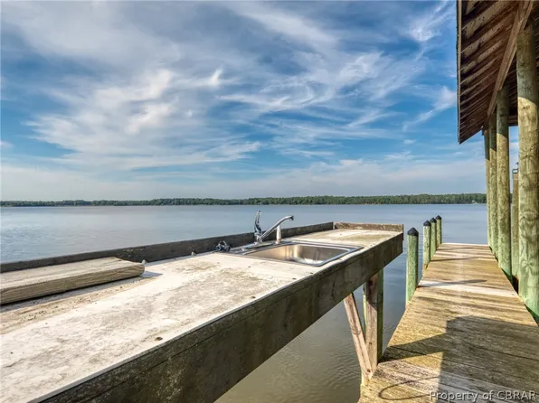 11455 E West Pkwy, Gloucester, VA 23061