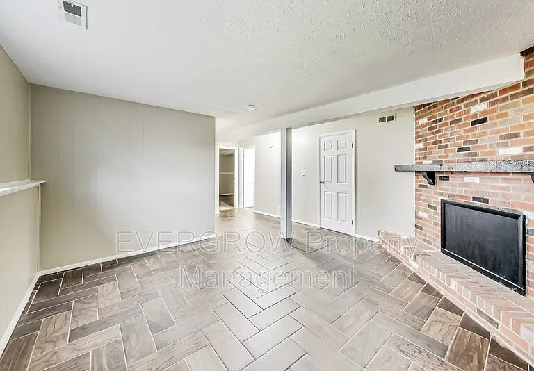 5310 Shelbyville Rd — Photo 21