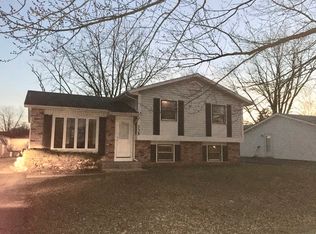 135 Thackeray Dr, Bolingbrook, IL 60440