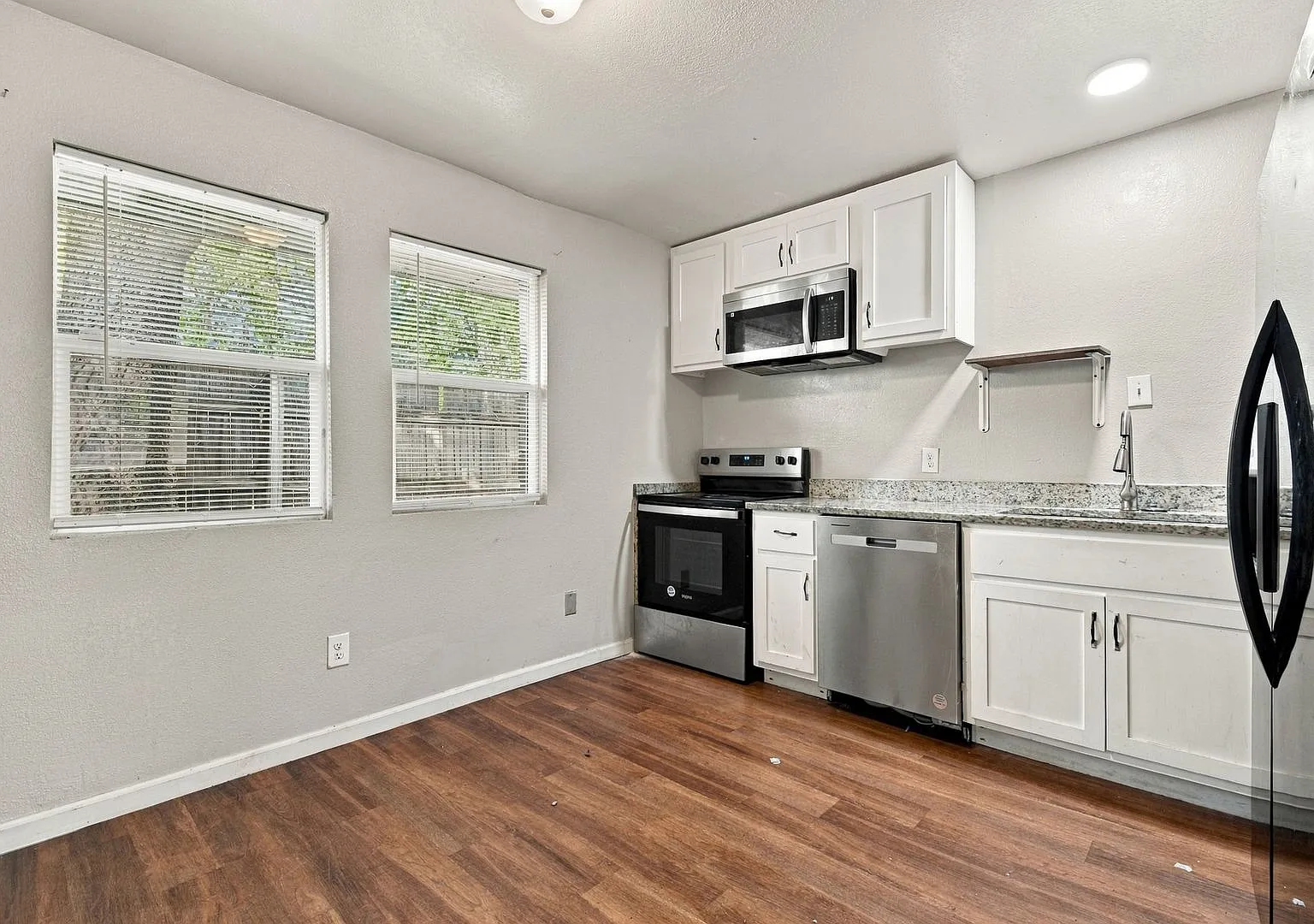 Charming 2-Bedroom Duplex in Tulsa — Photo 3
