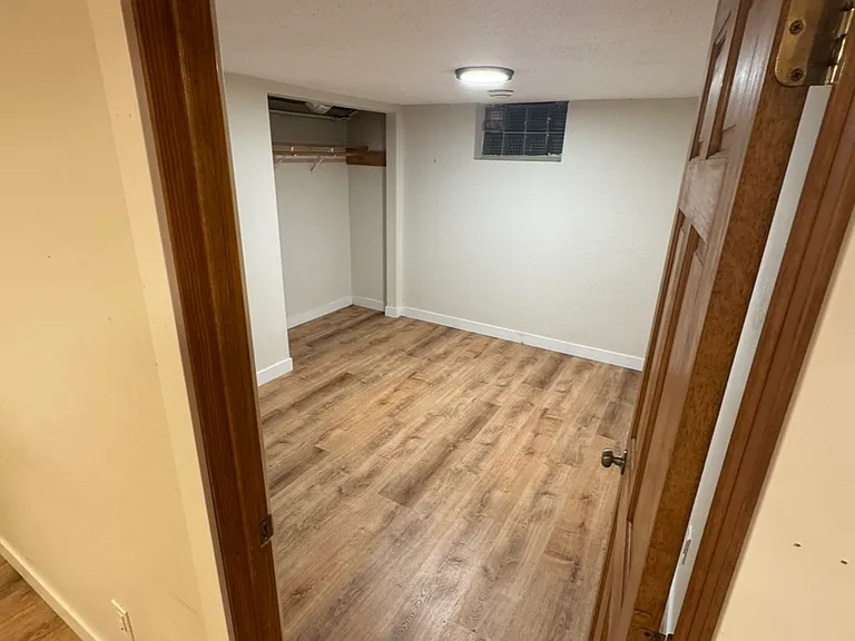 235 W Arrowhead Rd — Photo 10