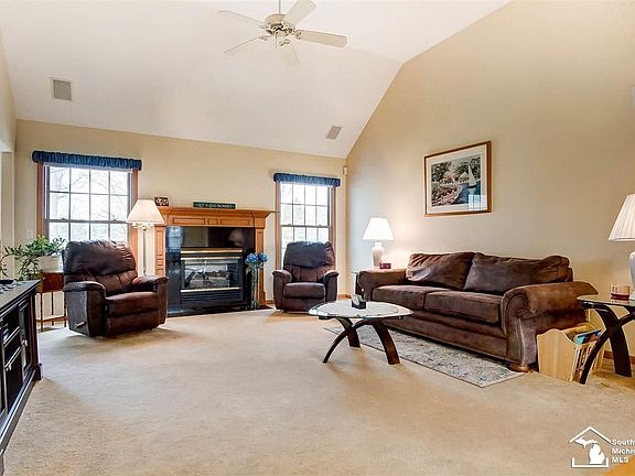 3rd image of 7373 Hidden Valley Dr