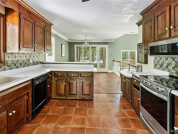 5th image of 3828 Timber Ridge Rd