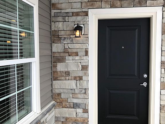 3rd image of 2126 Everest Dr