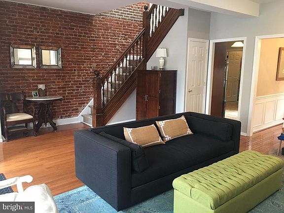 3rd image of 1904 N Lincoln St