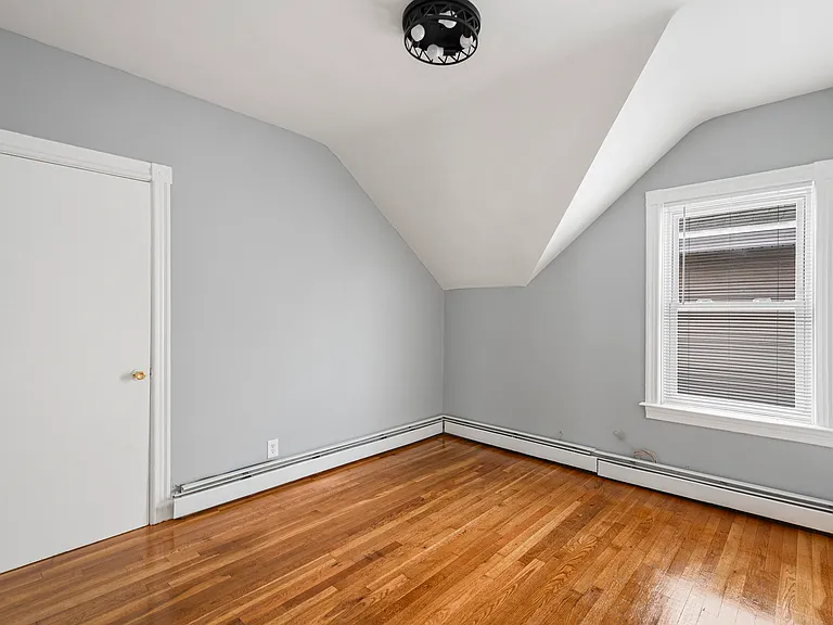 73-75 Robin St #3 — Photo 11