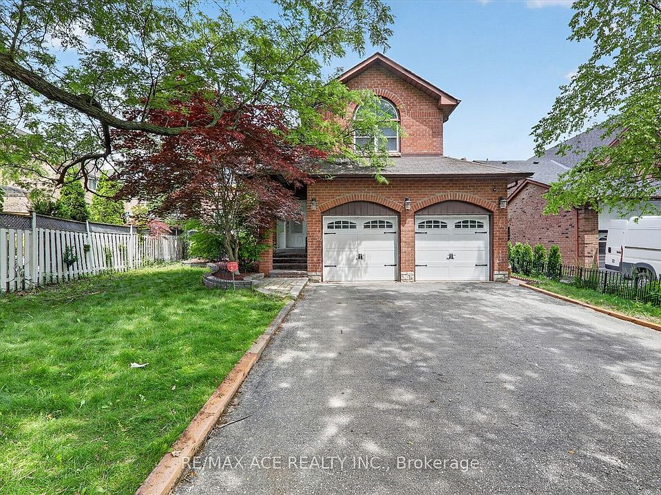 1st image of 4 Beaumont Dr