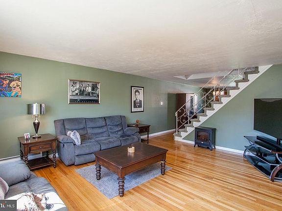 2nd image of 11924 Templeton Dr