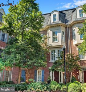 1742 Potomac Greens Dr, Alexandria, VA, 22314