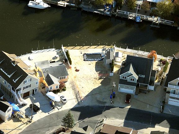 5th image of 9 Halsey Dr