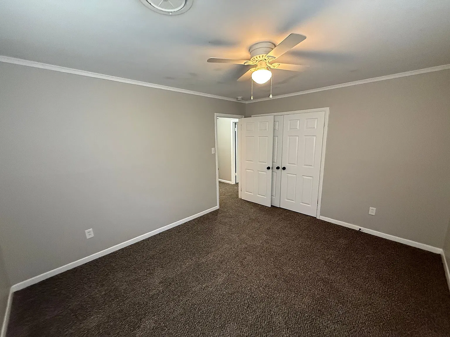 4340 Marguerite Dr — Photo 2