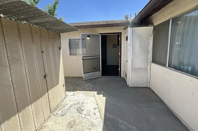 410 S Larkin St #B — Photo 7