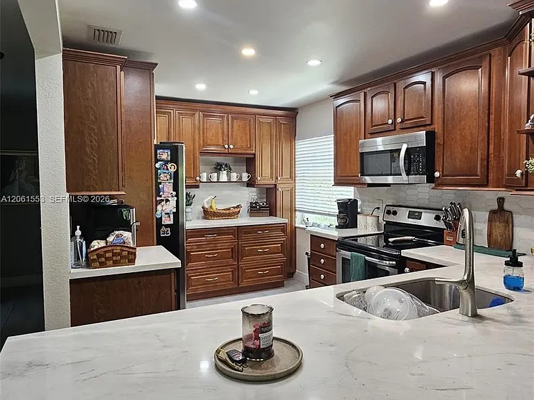 17728 SW 20th St — Photo 5