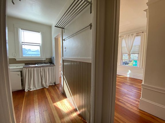 4th image of 805 Valencia St APT 3