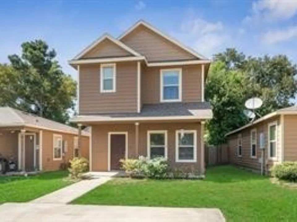 16948 W Juneau