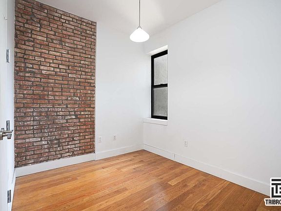 4th image of 899 Lafayette Ave #3A