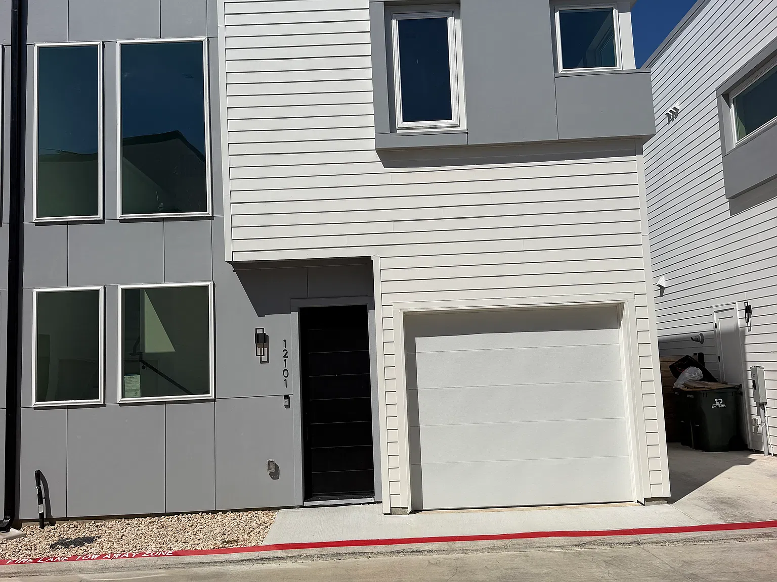 2 bed, 2.5 bath, 1278 sqft, $2,395 — Photo 2