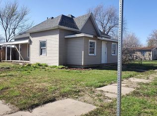 400 N 4th St, Canton, KS 67428
