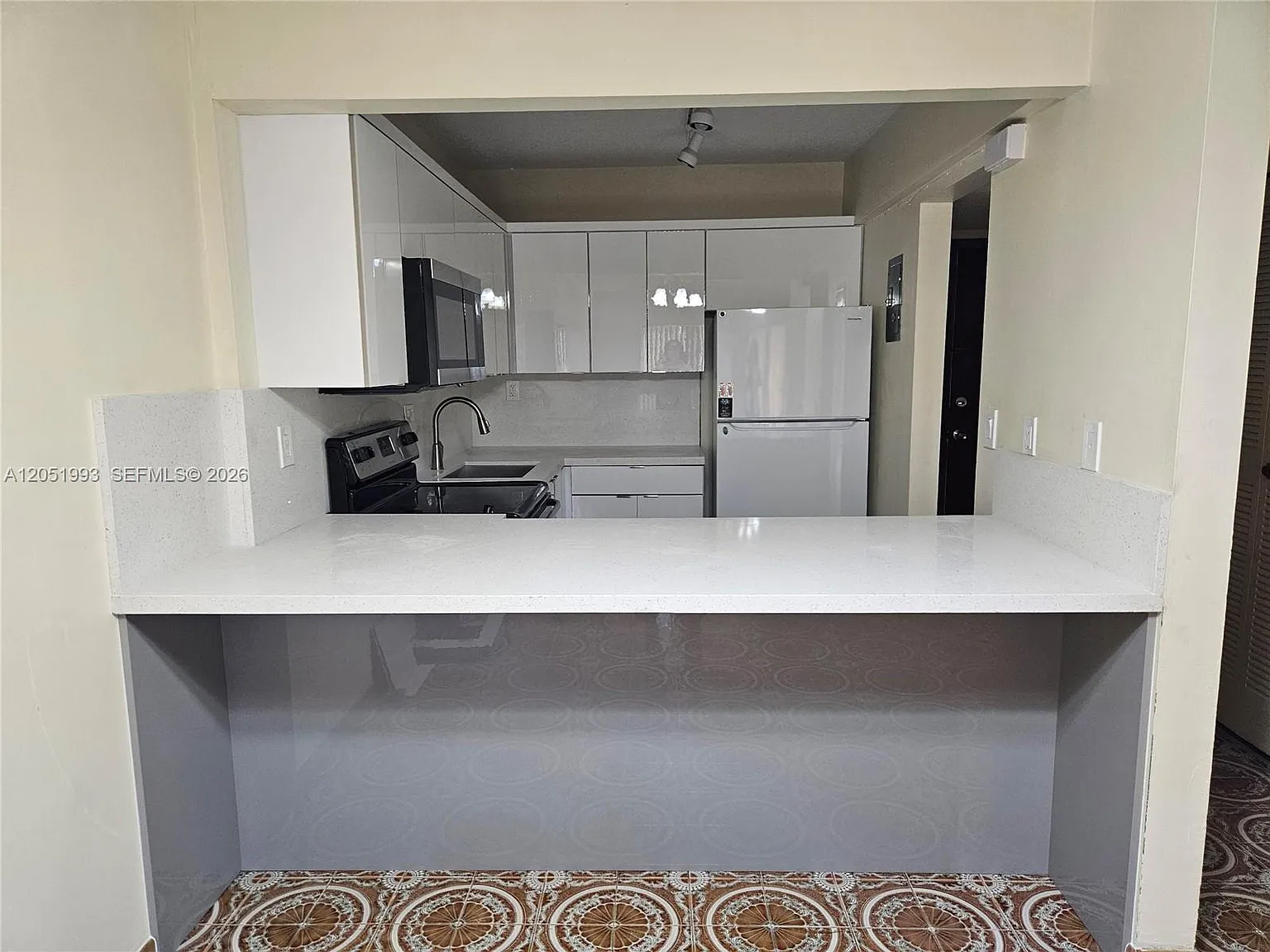 Westchester Luxury Condo — Photo 4