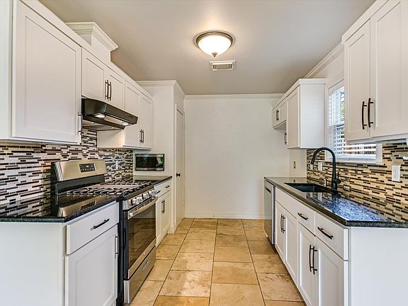 5th image of 10405 Georgian Dr