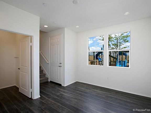 Bonus Room/Office/Den/Bed Room 4