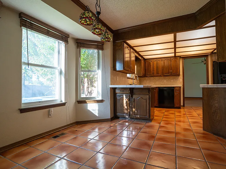 2221 W Memphis Pl — Photo 22