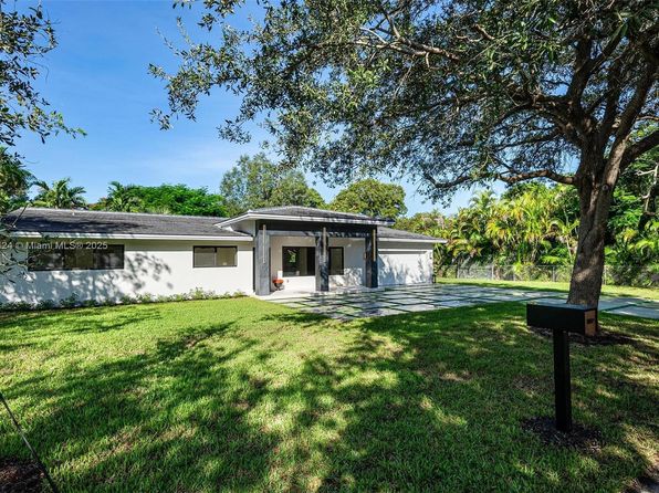 12820 SW 83rd Ct, Pinecrest, FL 33156